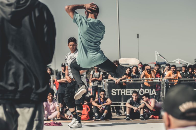 Passage d'un danseur hip hop freestyle lors d'un battle hip hop international